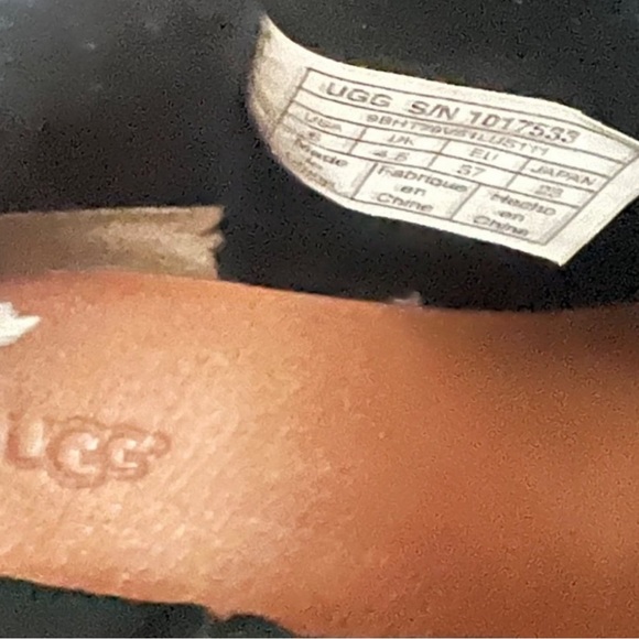 Ugg Alida Unlined Black Suede Leather Short Boots Style 1017533 Size 6 - Picture 6 of 6